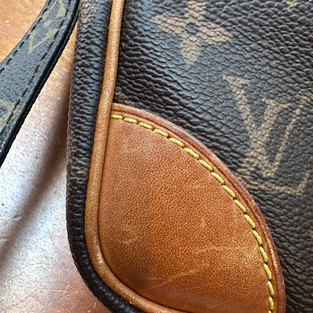 Auth Louis Vuitton Monogram
Canvas Danube M45266 Shoulder
Bag - Picture 6 of 16